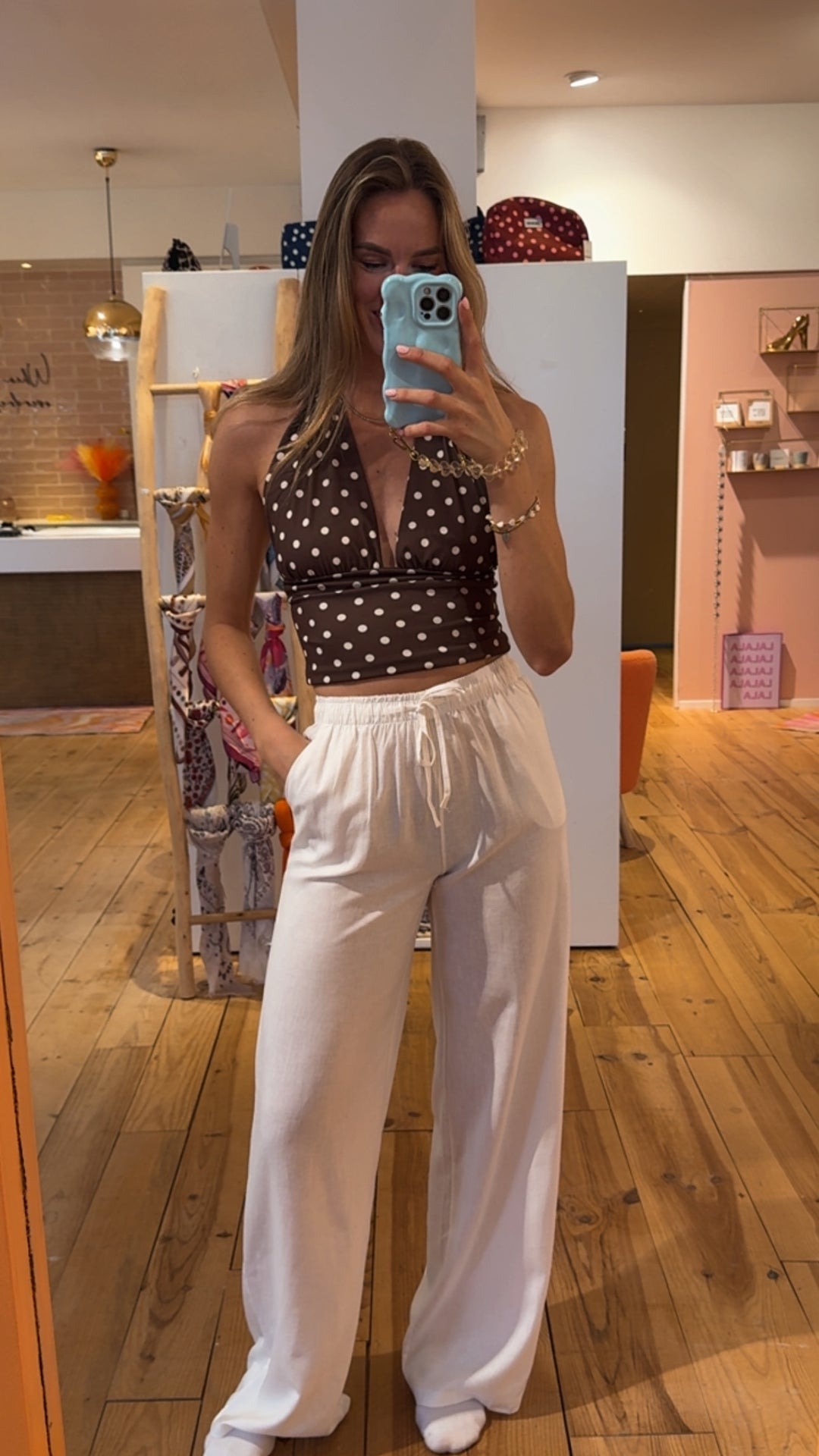 White pants linnen