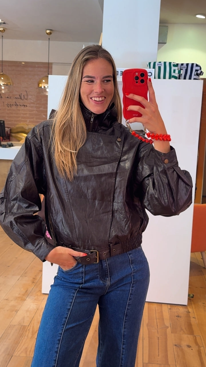 Lee jacket with buckle
