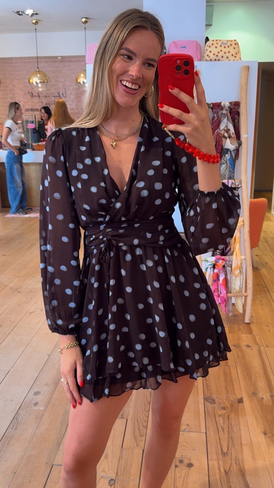 Dress dots