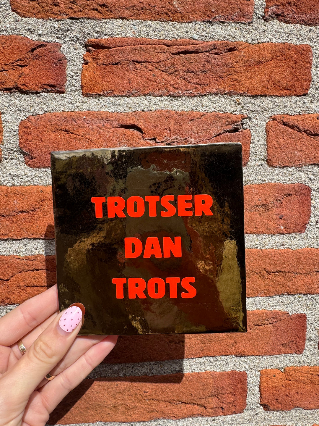 Tegeltje - Trotser dan trots