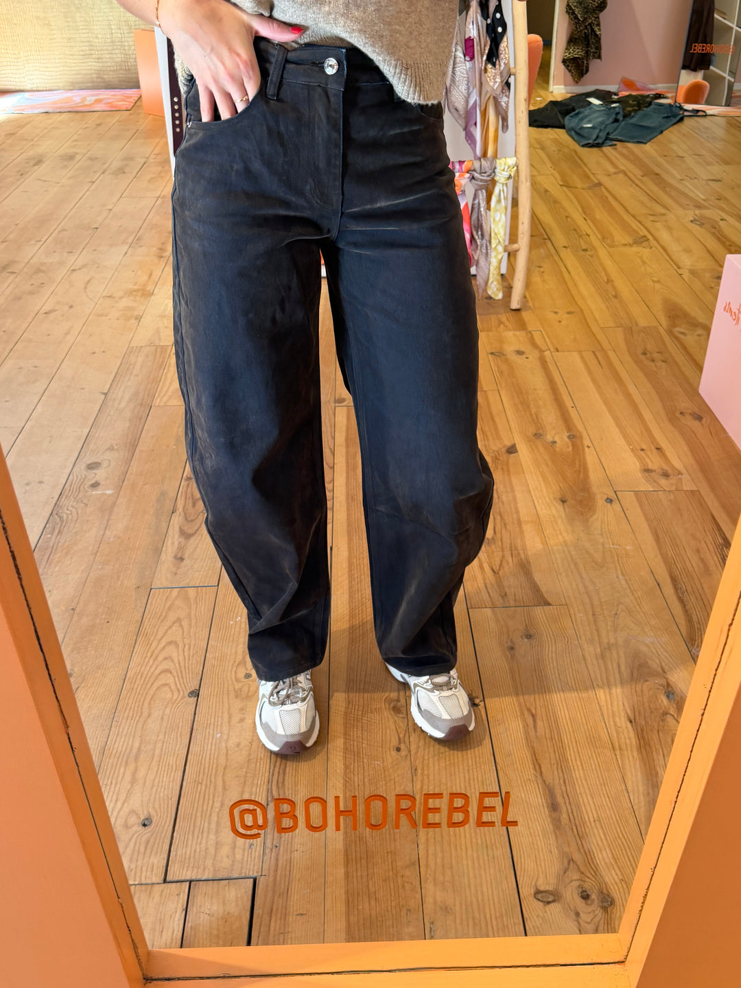 Velvet brown balloon jeans