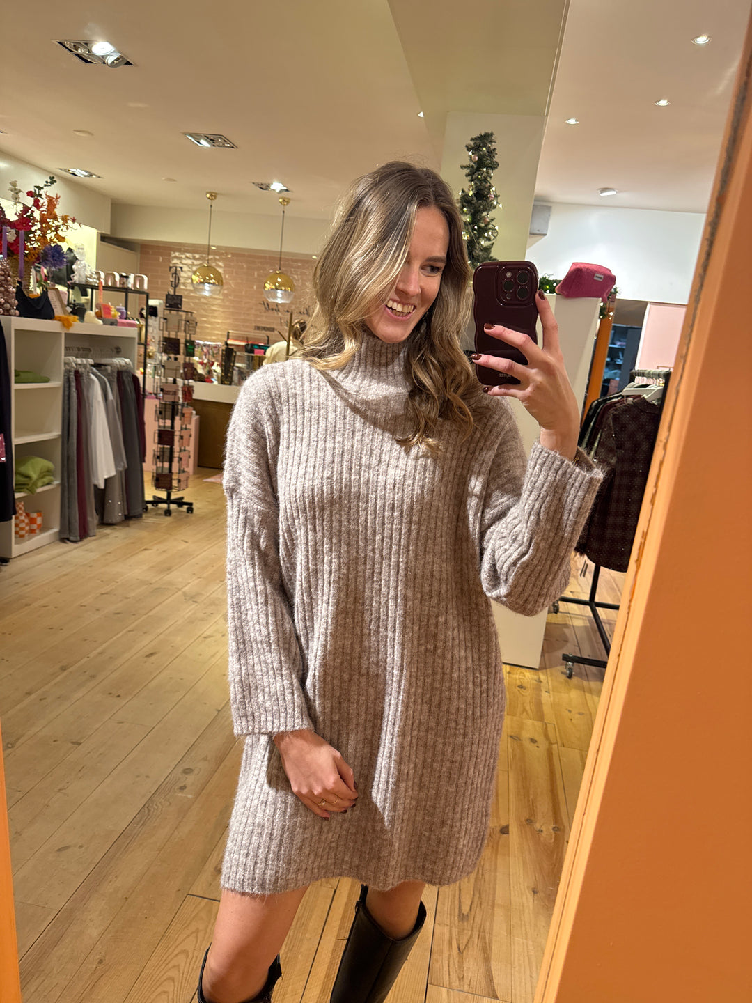 Knitted dres - beige